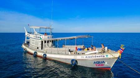 Bouteilles de plong&eacute;e sur l'Aqua-Boat